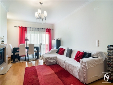 T3 Duplex + 1  na Venda do Pinheiro: O Refúgio Perfeito Perto de Tudo