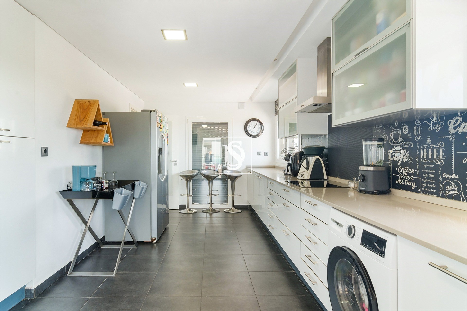 Penthouse T3 Exclusiva com Terraço Panorâmico e Garagem para 6 Viaturas | Barcarena