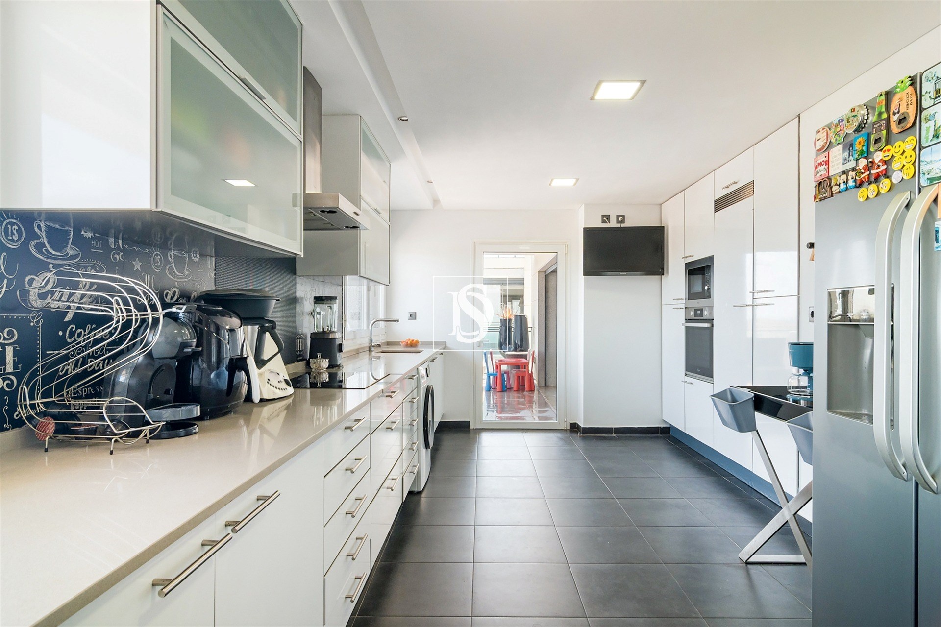 Penthouse T3 Exclusiva com Terraço Panorâmico e Garagem para 6 Viaturas | Barcarena