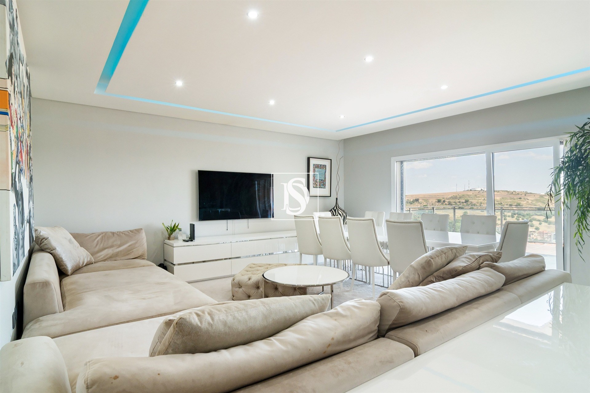 Penthouse T3 Exclusiva com Terraço Panorâmico e Garagem para 6 Viaturas | Barcarena